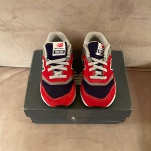 NIB New balance baby sneakers